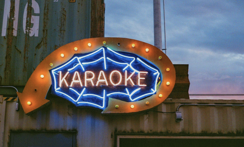 Tips for Hosting the Ultimate Outdoor Karaoke Party