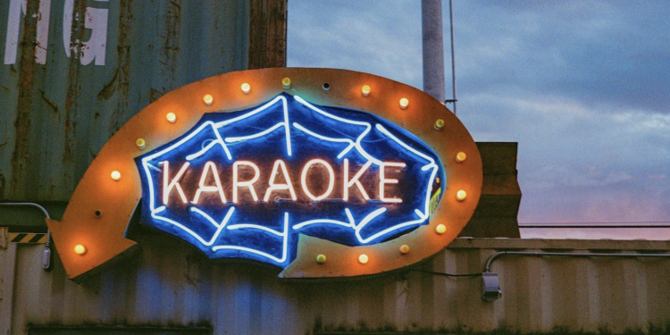 Tips for Hosting the Ultimate Outdoor Karaoke Party