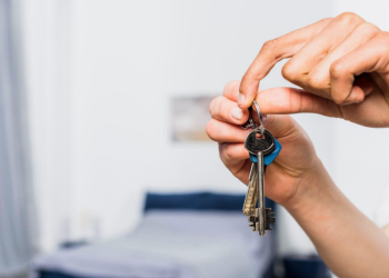 Luxury vs. Budget Comparing Room Rental Options in Dubai